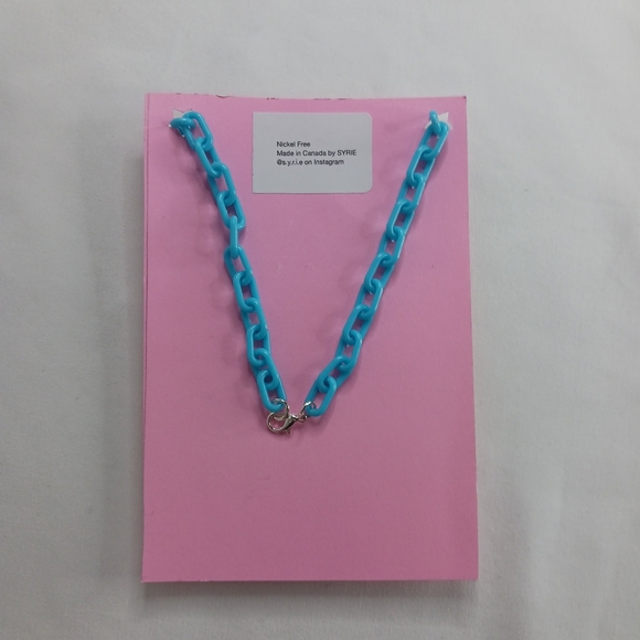 Plastic Bright Blue Link Necklace with Silver Spider Web with Spider Pendant. - Picture 2 of 2